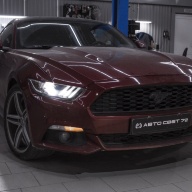 Билед Aozoom K3 Pro в Ford Mustang